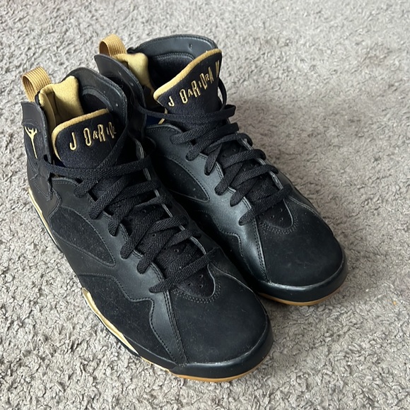 EUC Mens Jordan 7s (part of Gold Moments Pack) Size 11.5 - Picture 3 of 5